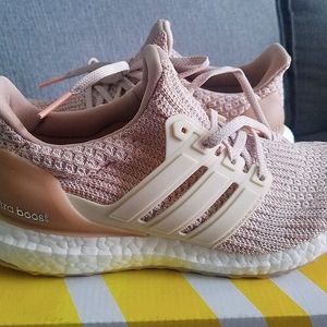 Adidas Ultraboost DNA size 7.5